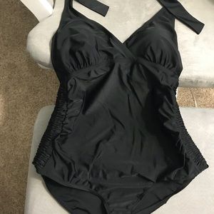 Motherhood maternity size medium suit